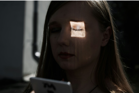 Deepfake Examples Across Industries: From Entertainment to Fraud