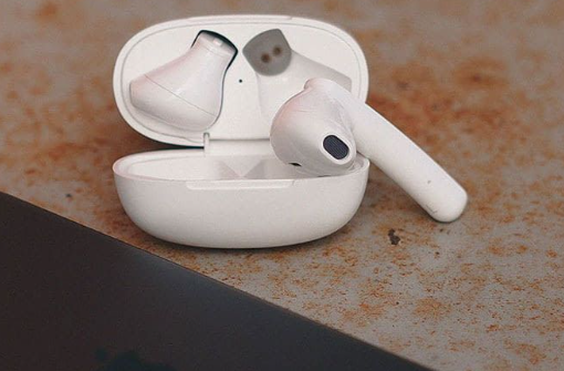 How to Identify Fake vs Original Earphones: A Quick Buyer Guide