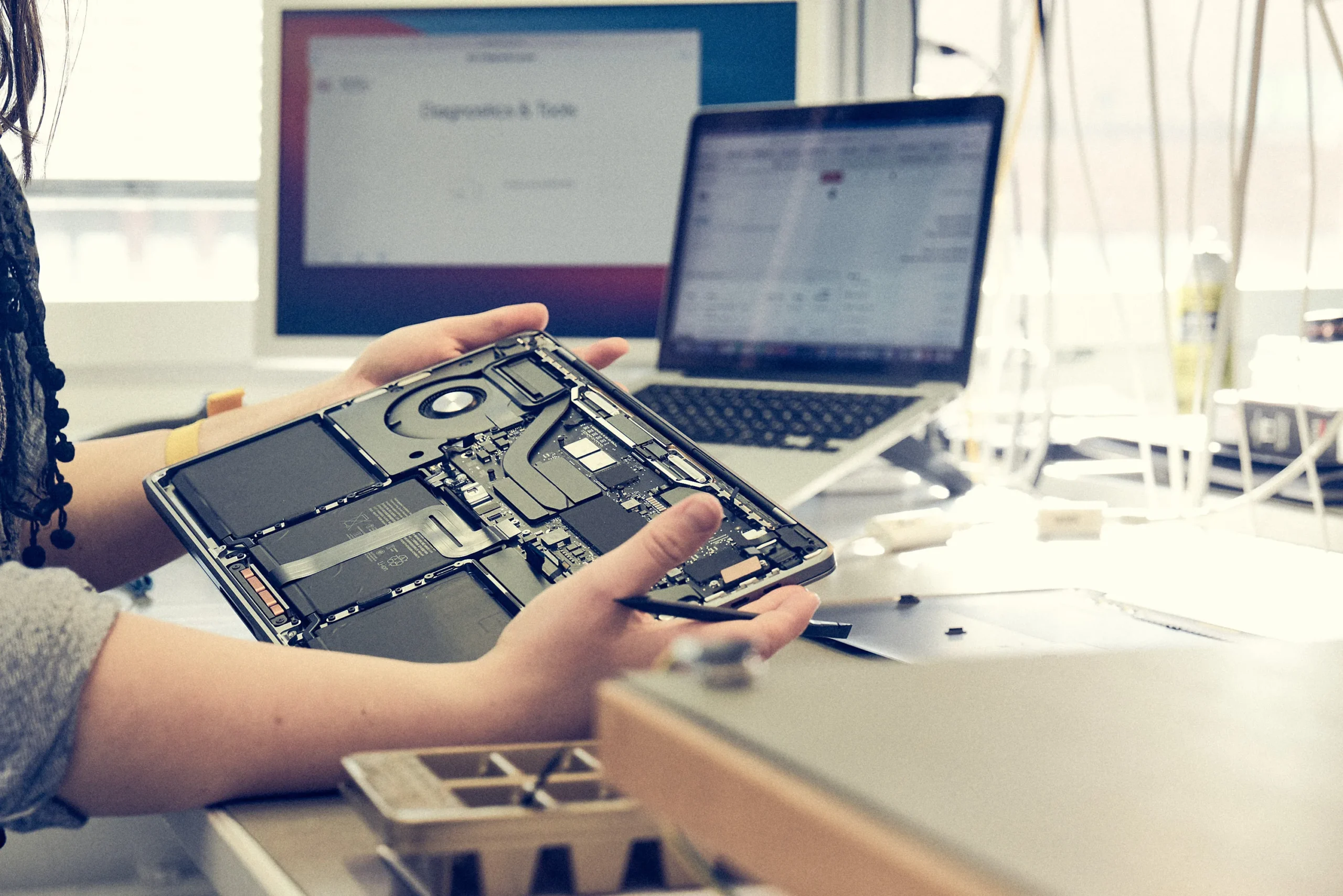 Stay in Control at Your Shop with Repair Tracking Software