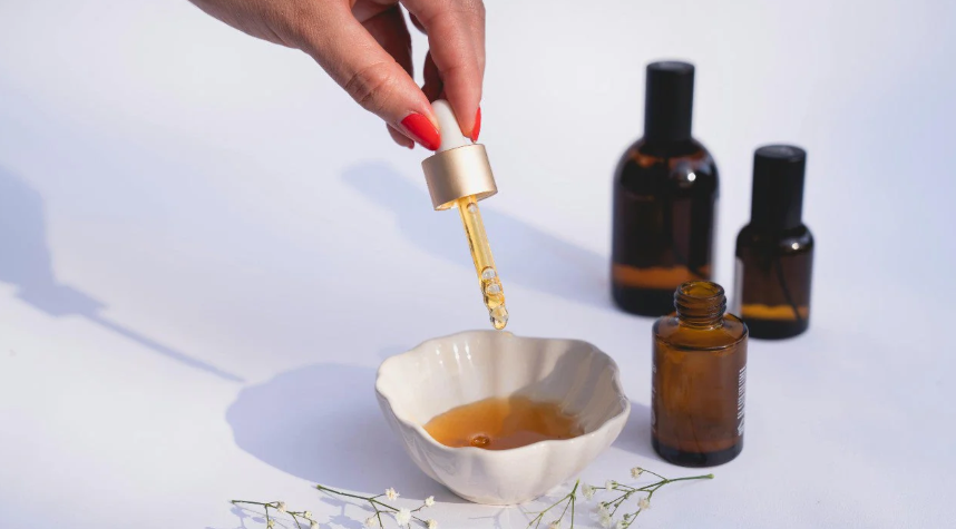 The Essential Guide to Using Dropper Bottles for Oil Blends