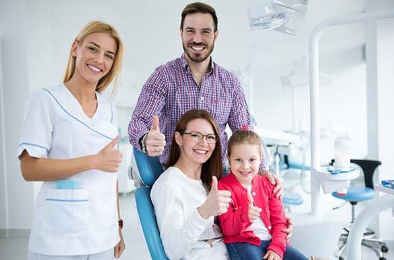 How Family Dentistry Simplifies Smile Care For Busy Parents
