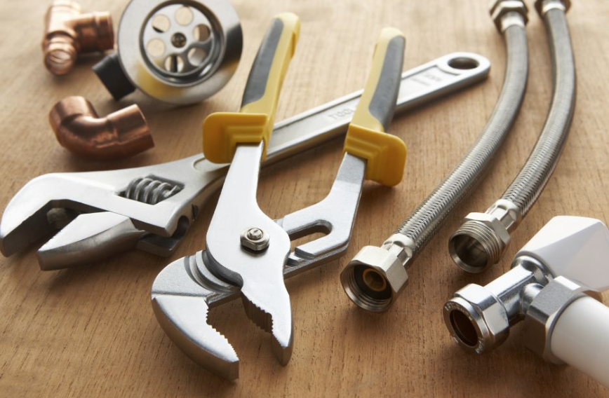 What Should You Shut Off at Oak Ridge Plumbing Before Going on Vacation?