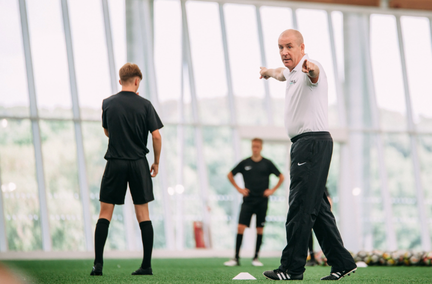 Evaluating Coaches Fairly: How to Spot True Skill Without Judging Personal Style